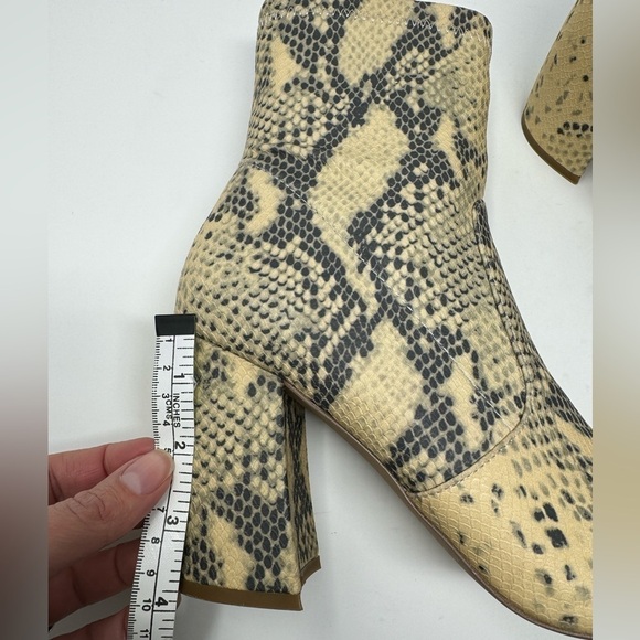 Steve Madden Tan Snakeskin Reggie Boots - Picture 2 of 9
